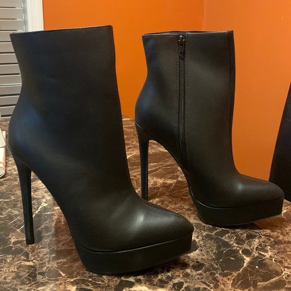 Black booties - Picture 2 of 3